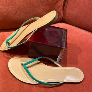 Banana Republic flip flops size 9